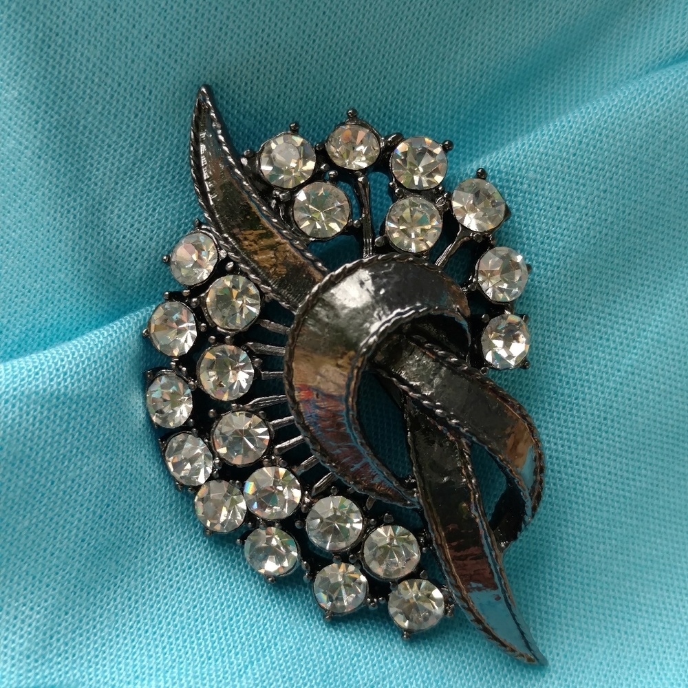 Brooch - Picture 2 of 3